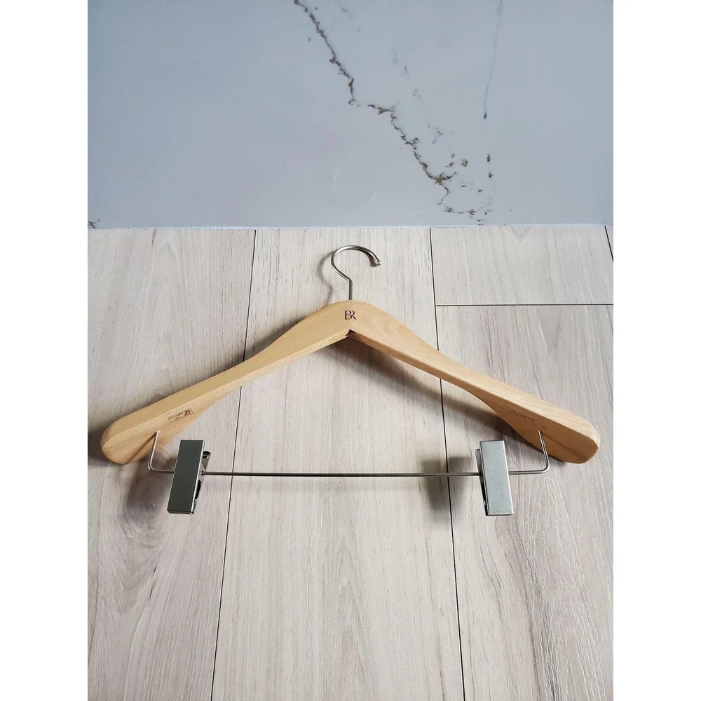 Mainetti Wooden Suit Hangers Set Of 2 Brown Wood BR Logo Metal Clips Bar Display